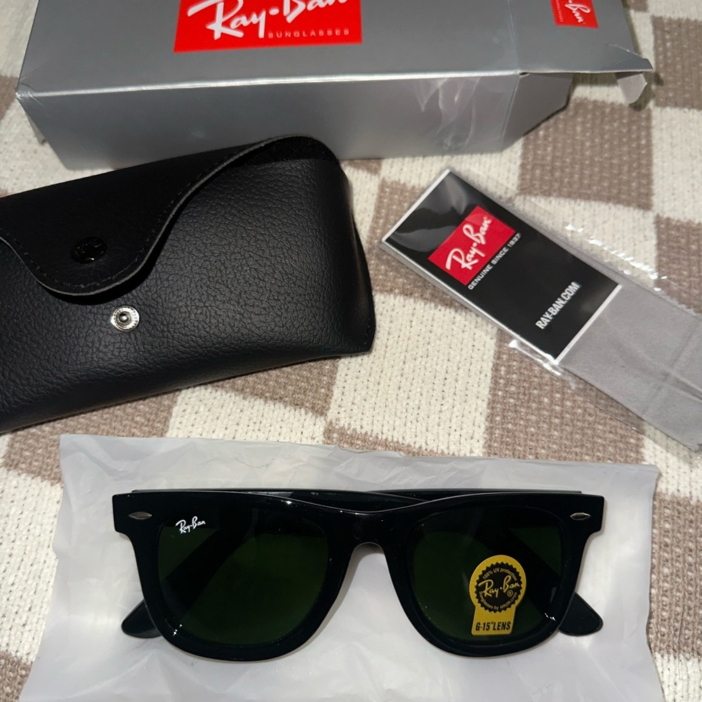 Ray-Ban Black Sunglasses